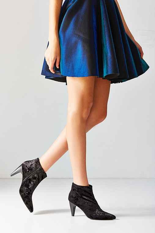 Urban Outfitters Vagabond Esther Velvet Ankle Boot,black,us 6/eu 36