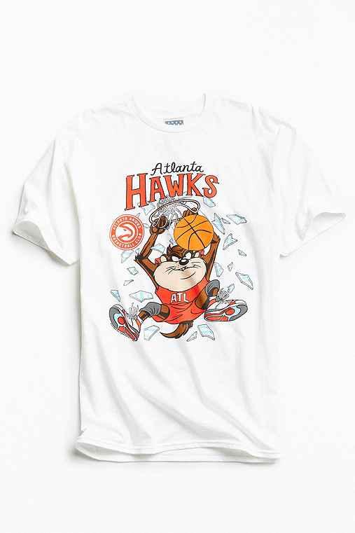 Urban Outfitters Junk Food Looney Tunes Atlanta Hawks Tee,white,s