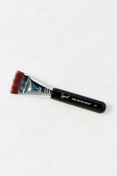 Sigma Beauty F77 Chisel + Trim Contour Brush