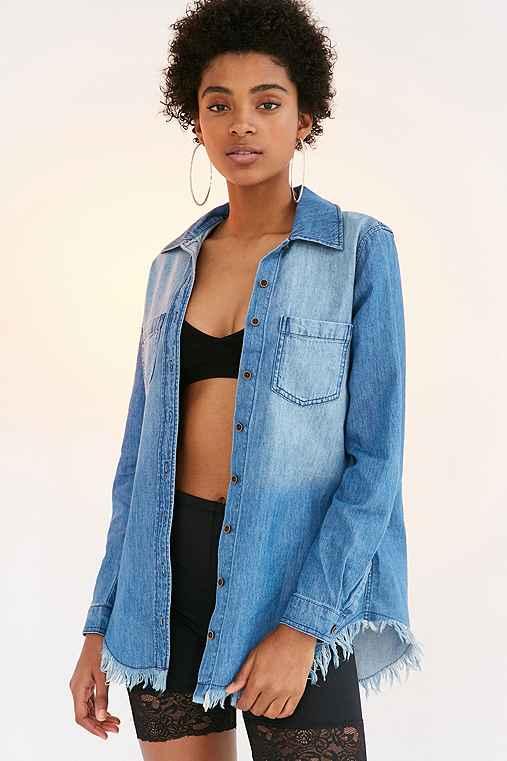 Urban Outfitters Bdg Frayed Denim Button-down Shirt,rinsed Denim,l