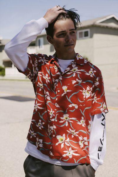 Urban Outfitters Uo Sunny Iris Rayon Short Sleeve Button-down Shirt
