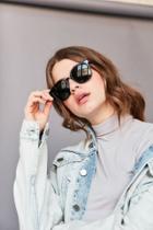 Urban Outfitters Carmella Round Sunglasses