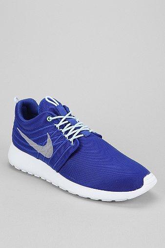 Nike Roshe Run Flywire Sneaker
