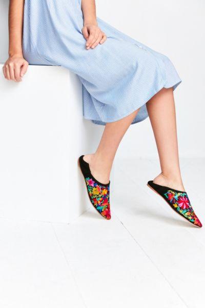 Urban Outfitters Jeffrey Campbell Floral Vijay Babouche Flat