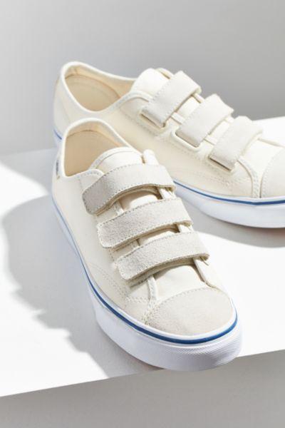 Urban Outfitters Vans 23 V Sneaker