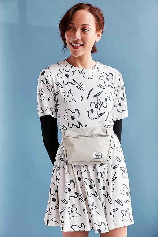 Urban Outfitters Herschel Supply Co. X Uo Fifteen Belt Bag,cream,one Size