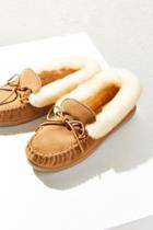 Minnetonka Alpine Sheepskin Moccasin