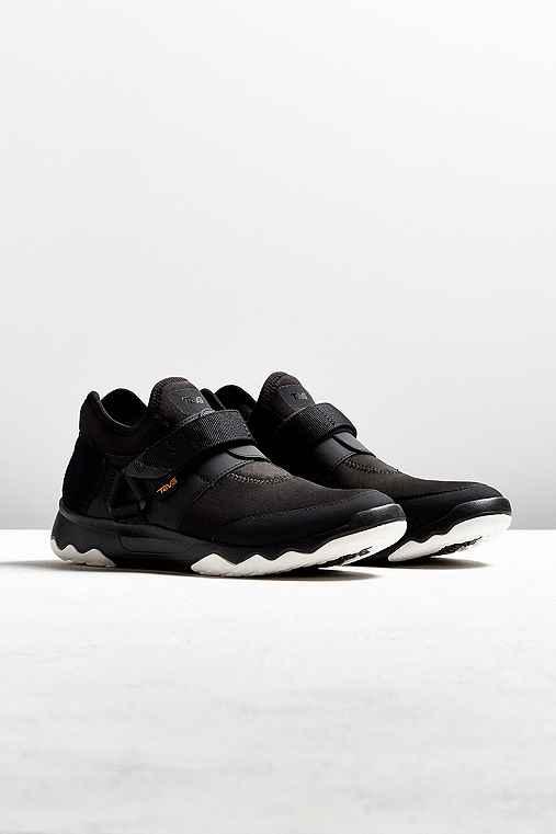 Urban Outfitters Teva Arrowood Evo Wp Sneaker,black,10