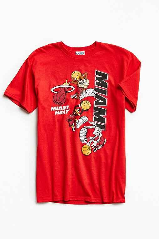 Urban Outfitters Junk Food Looney Tunes Miami Heat Tee,red,xl