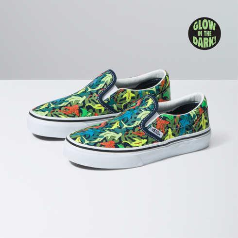 Vans Kids Classic Slip-on (glow Sharks Dress Blues)