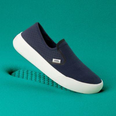 Vans Comfycush One Fuzzy (parisian Night/marshmallow)