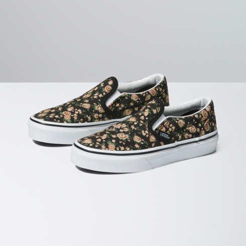 Vans Kids Rose Dreams Classic Slip-on Shoe (black/white)
