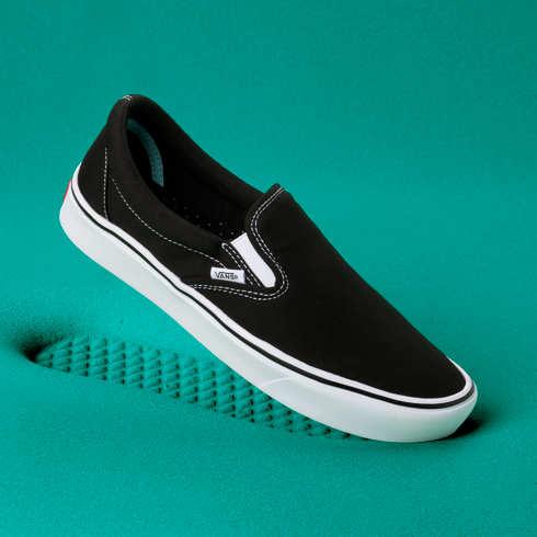 Vans Comfycush Slip-on Shoe (black/true White)