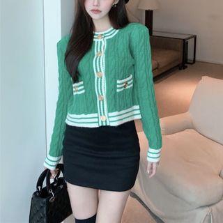 Round Neck Contrast Trim Cropped Cardigan