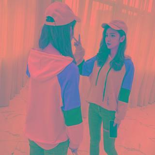 Color Block Raglan Sleeve Hoodie