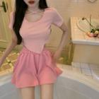 Short-sleeve T-shirt / Wide-leg Sweatshorts