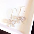 Non-matching Stainless Steel Daisy Faux Pearl Dangle Earring 1 Pair - Gold - One Size