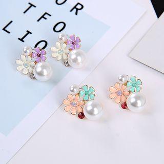 Faux Pearl Flower Stud Earring