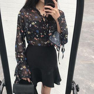 Set : Print Sheer Short-sleeve Blouse + Mini Skirt