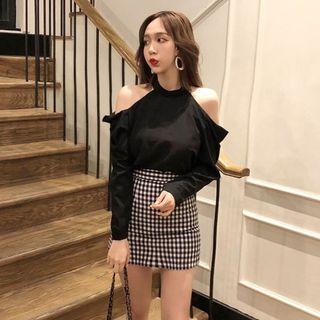 Off-shoulder Long-sleeve Top + High-waist Plaid Skirt