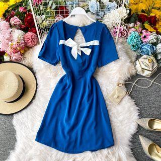 Bow-detail Keyhole Short-sleeve Dress