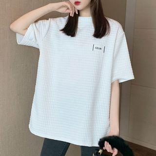 Short-sleeve Lettering Quilted T-shirt