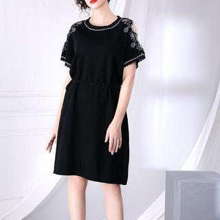 Short-sleeve Embroidered Knit Dress Black - One Size