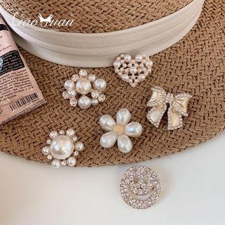 Retro Faux Pearl Brooch