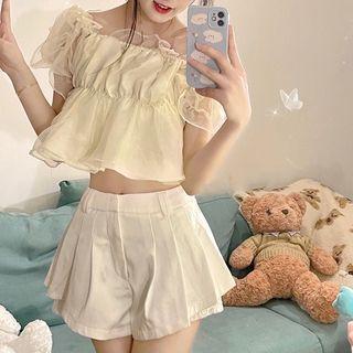 Ruffle Trim Cropped Blouse / Wide Leg Shorts