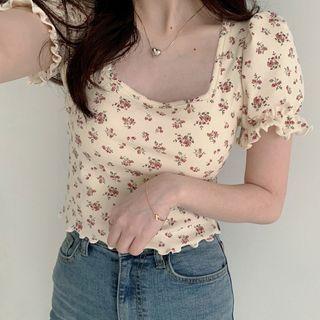 Short-sleeve Square Neck Floral Crop Top