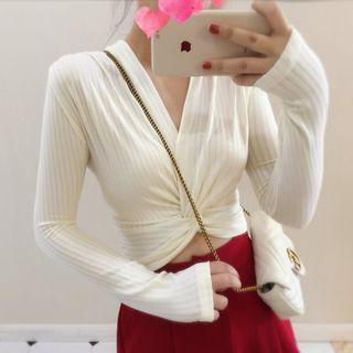 Twisted V-neck Cropped Knit Top