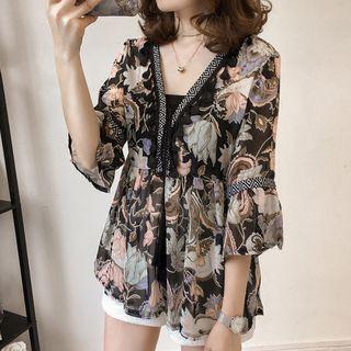 Printed 3/4-sleeve Tasseled Blouse