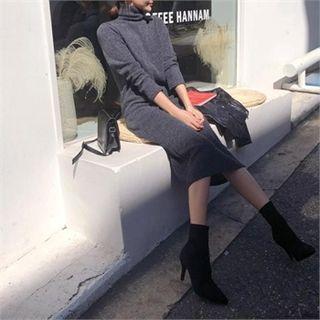 Turtle-neck Knit Midi Dress