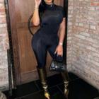 Set: Short-sleeve Mock-neck T-shirt + Leggings