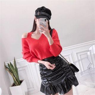 Cutaway-shoulder Cropped Knit Top