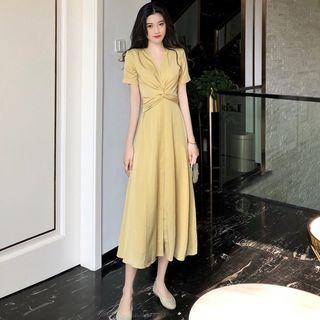 Short-sleeve Twisted Midi A-line Dress
