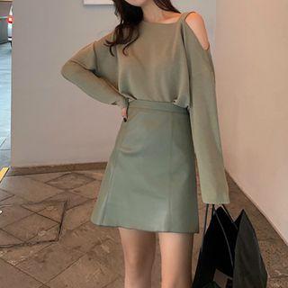 Cold Shoulder Long-sleeve T-shirt / High-waist A-line Skirt