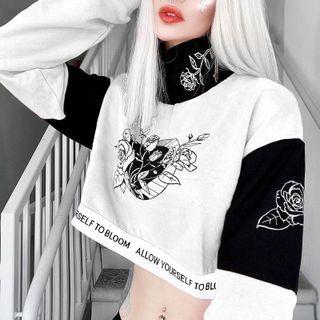 Graphic Print Cropped Turtleneck Sweatshirt