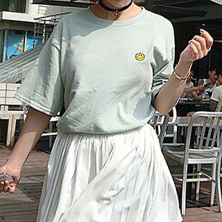 Smiley Embroidered Short-sleeve T-shirt
