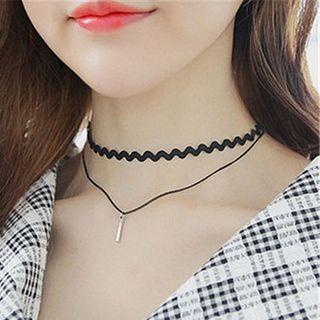 Bar Pendant Layered Choker