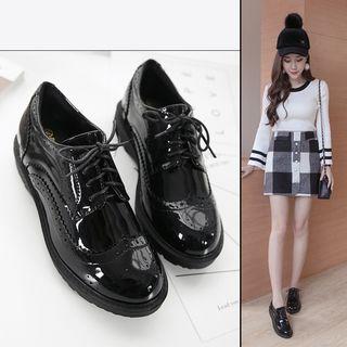Lace-up Brogue Patent Shoes