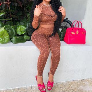 Set: Printed Long-sleeve Cropped Top + High-waist Yoga Pants