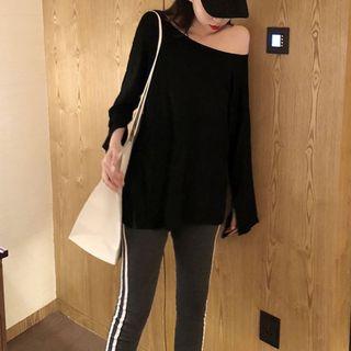 Long-sleeve Cold-shoulder T-shirt / Cropped Contrast-trim Leggings