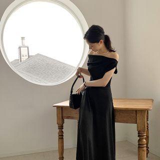 Off-shoulder Midi Swing Dress