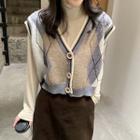 V-neck Printed Buttoned Knit Vest