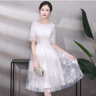 Star Embroidered Elbow Sleeve Lace Evening Dress