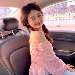 Off-shoulder Patterned Ruffled Top Pink - One Size