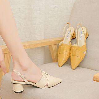 Round Heel Woven Sandals