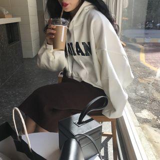 Cropped Lettering Hoodie / Midi Straight Fit Skirt