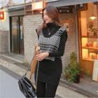 Set: Sleeveless Dip-back Check Sweater + Mini Bodycon Dress Black - One Size
